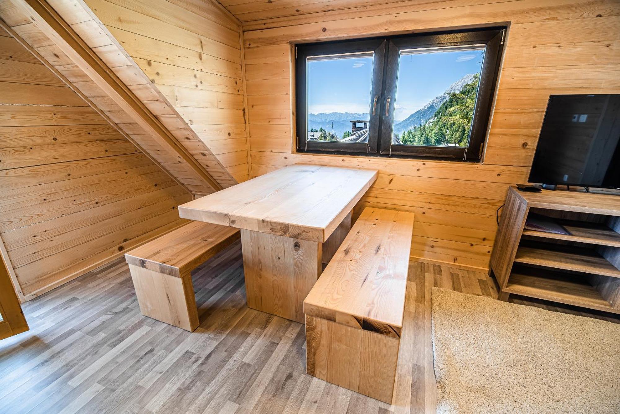 Apartments Zvoh, Krvavec, Ski-In, Ski-Out Cerklje na Gorenjskem Oda fotoğraf